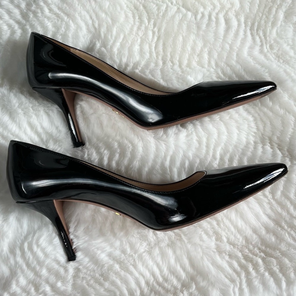 Prada black patent leather pointed toe kitten heels pumps Size 38.5/8.5 - Picture 10 of 11